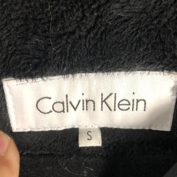 𝅺calvin Klein down coat, black, size small, like new. - Picture 3 of 7
